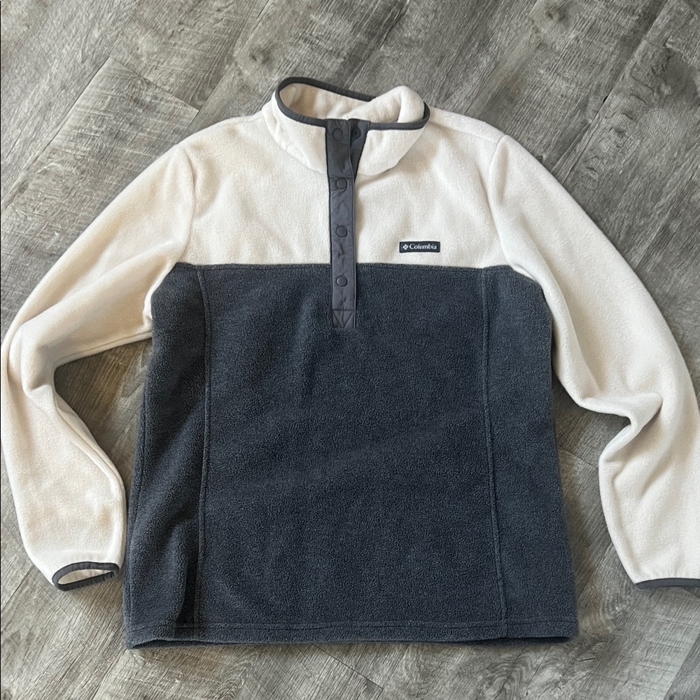 Columbia Cream and Grey Fleece Pullover